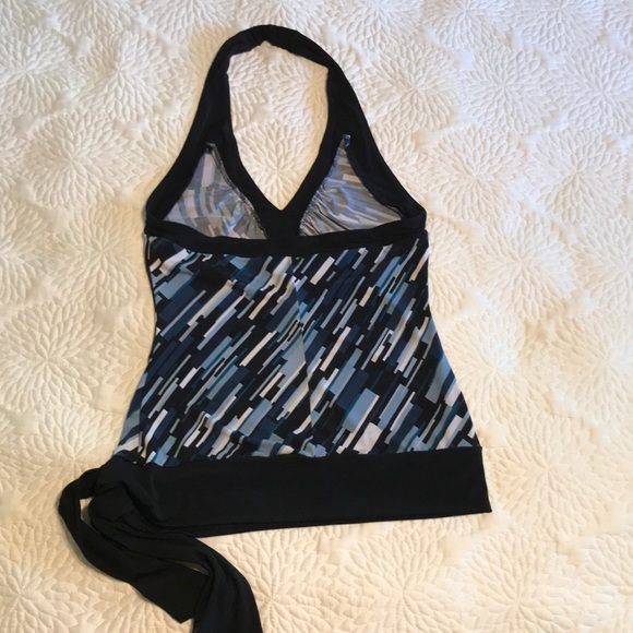 🖤4/$20! Sexy, Patterned Halter Top! 🖤💙 - Picture 2 of 7
